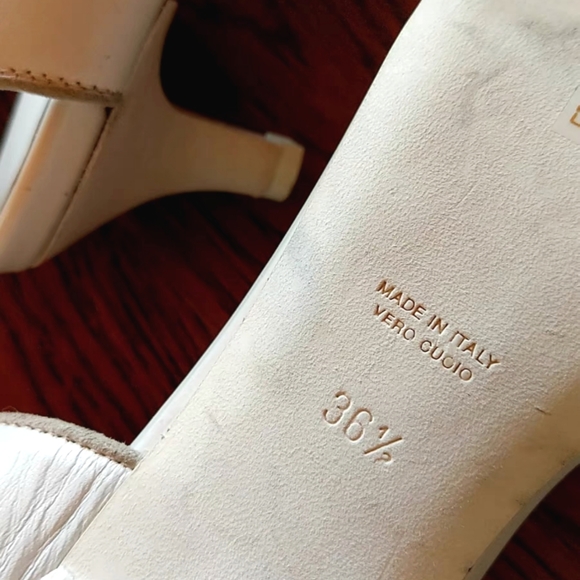 CNC Costume National Elegant White Ankle Strappy Sandals - Picture 10 of 10